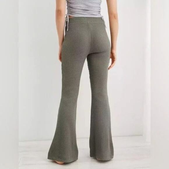 Aerie Women's Waffle High Waisted Flare Pant Lounge Leggings Olive Fun Green - Picture 2 of 10